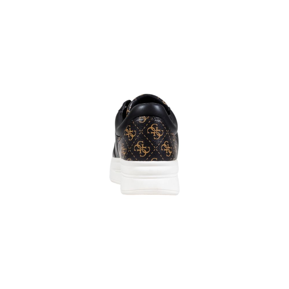 Chaussures Guess Bicolores en polyester, baskets basses avec design moderne et couleurs contrastantes.