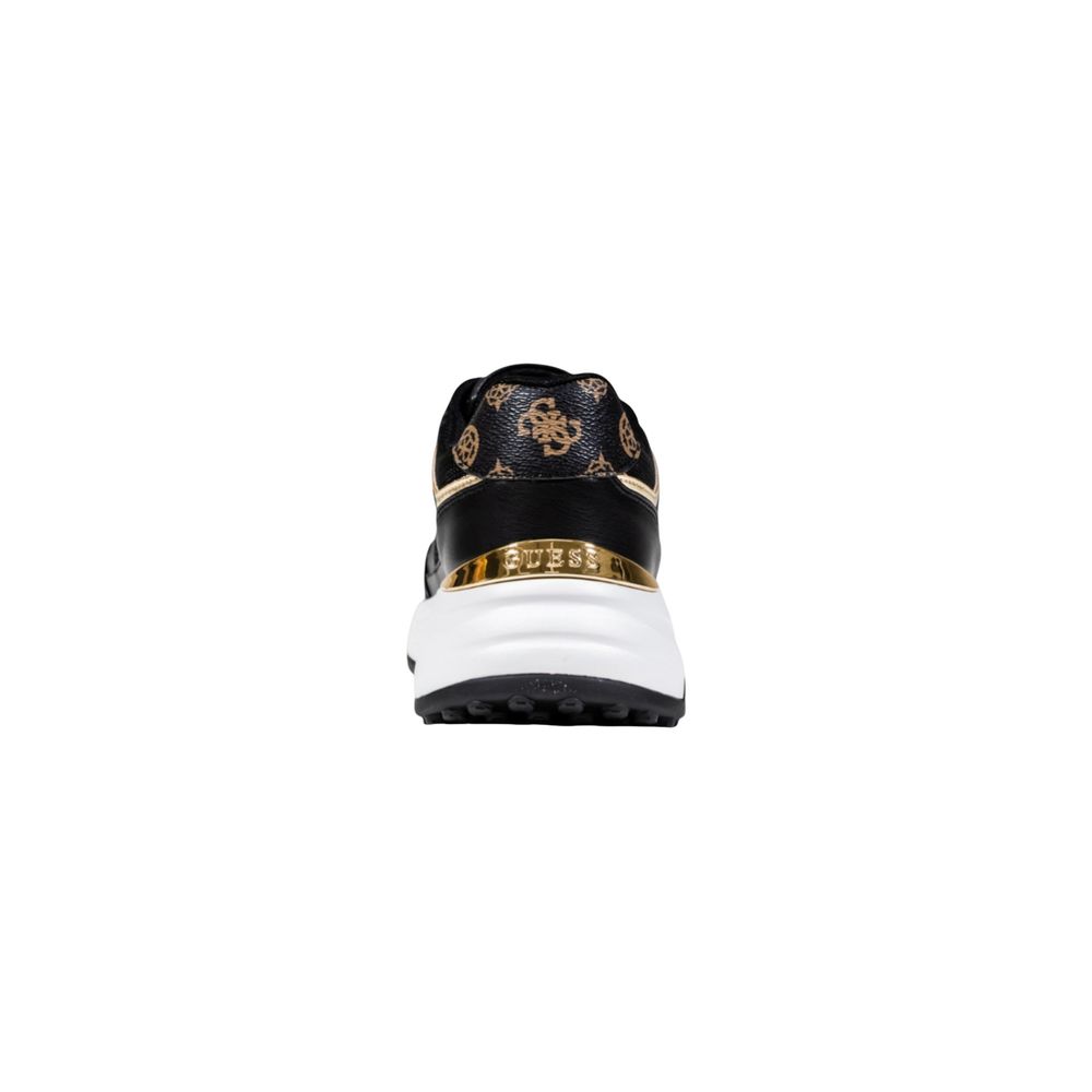 Chaussures Guess noires en polyéthylène, baskets chunky avec semelle épaisse et design moderne, vue de face.