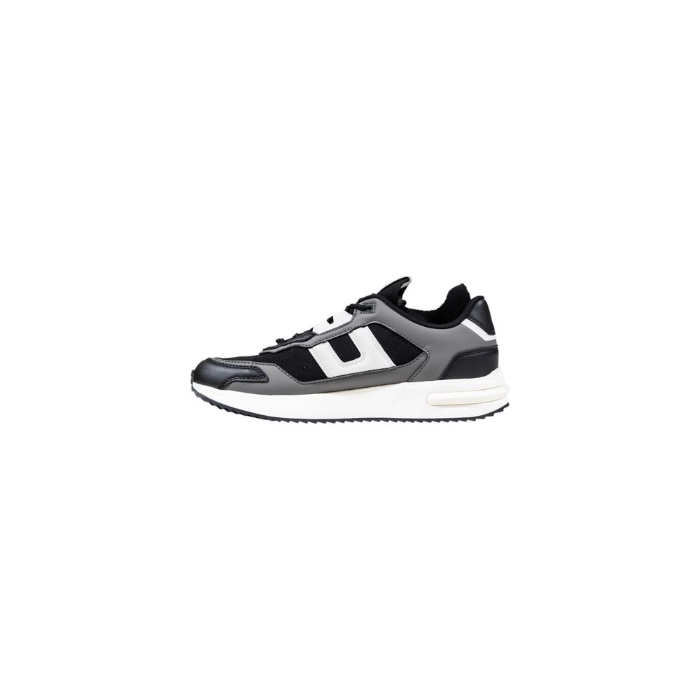 Chaussures de sport bicolores en polyester Armani Exchange, baskets athlétiques modernes et confortables.