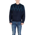 Sweatshirt noir Armani Exchange en marabout avec logo brodé, veste décontractée pour homme ou femme.