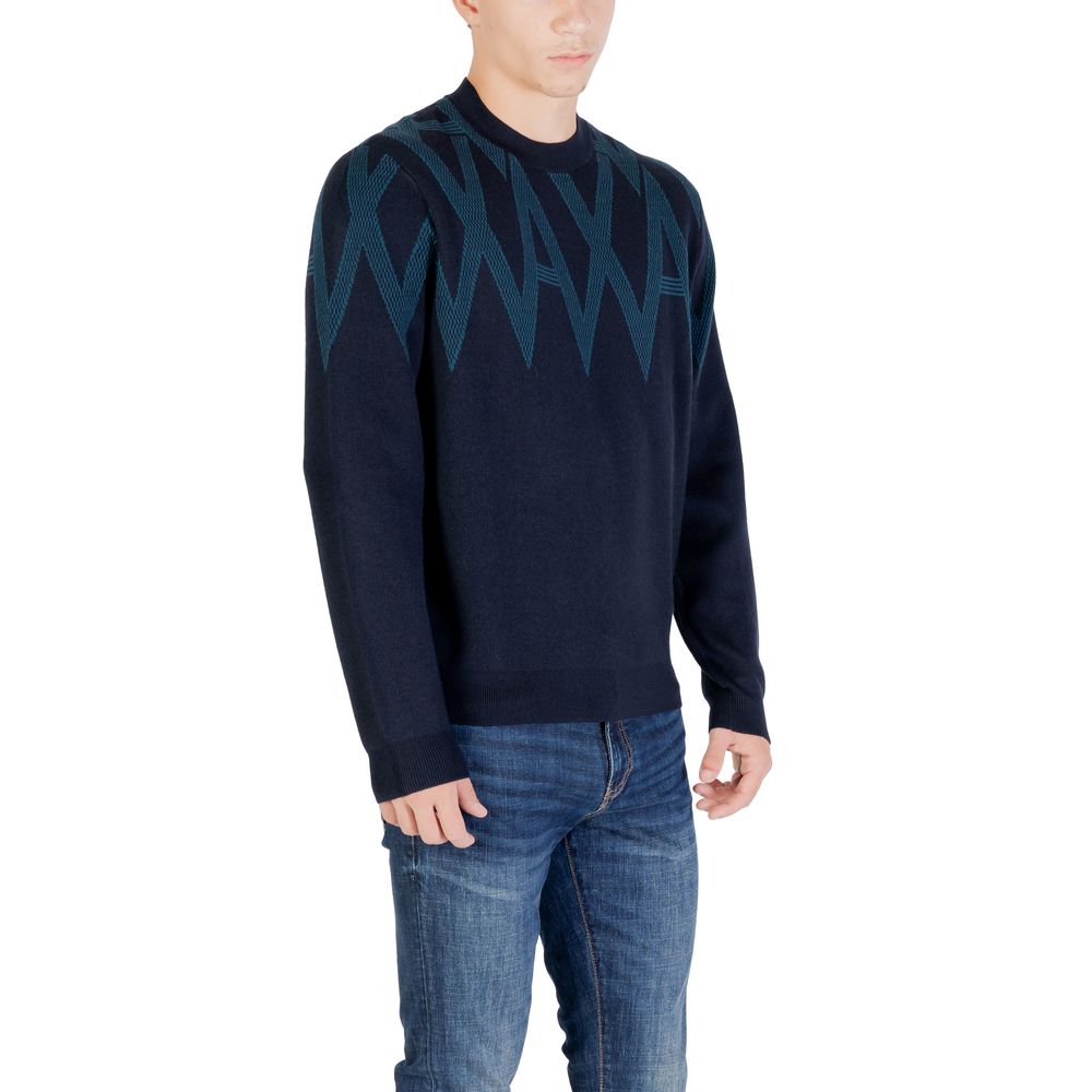 Sweat-shirt noir Armani Exchange en marabout avec détails doux et moelleux, style décontracté.