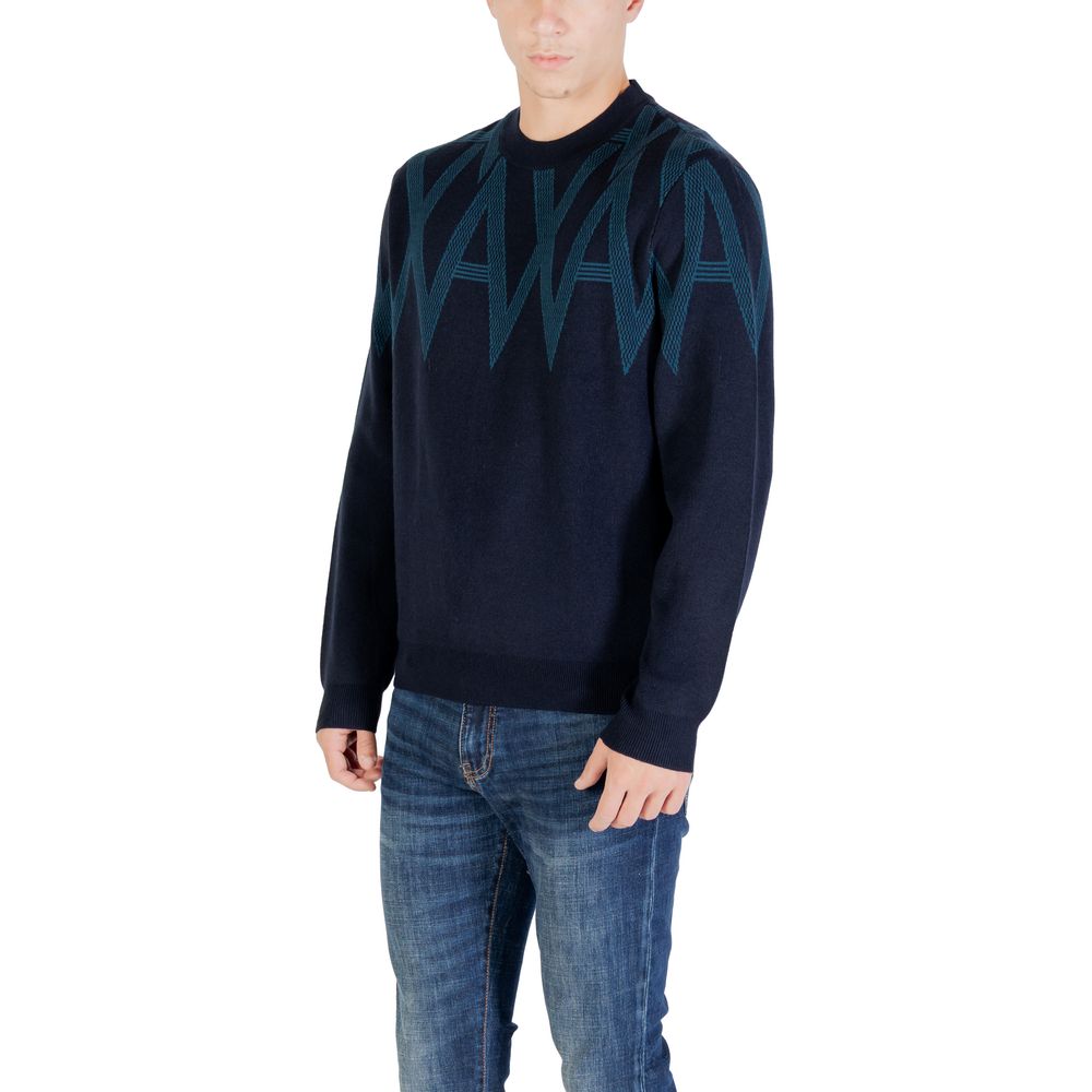 Sweat-shirt noir Armani Exchange en marabou, style décontracté avec détails doux et moelleux visible sur l'image.