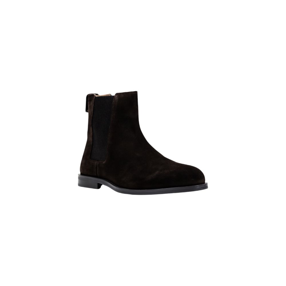 Chaussures Chelsea en daim marron de Calvin Klein, bottines élégantes en cuir souple avec semelle robuste.