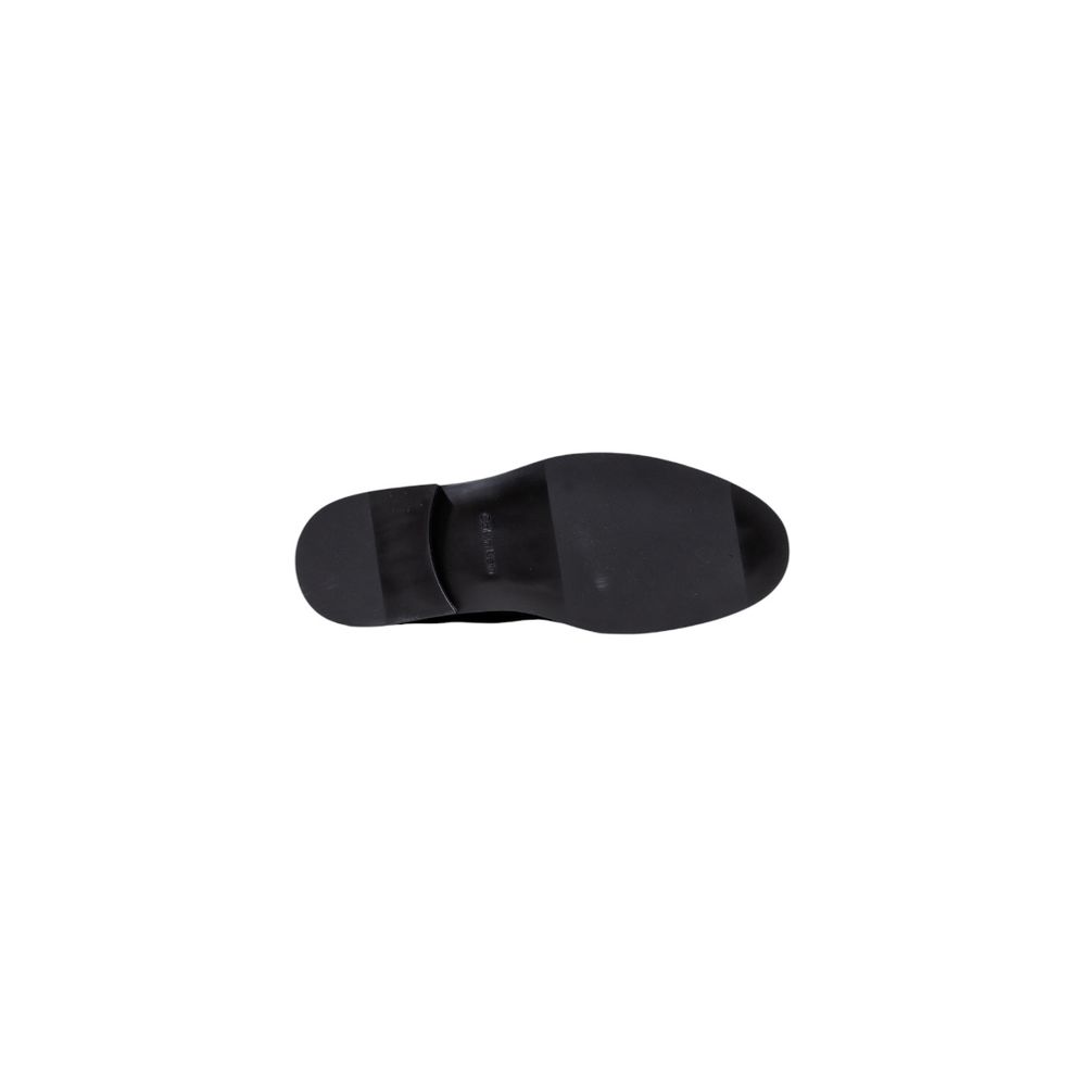 Bottes Chelsea en cuir suédé marron de Calvin Klein, chaussures élégantes et modernes pour homme.
