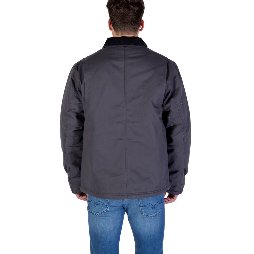 Veste en jean gris Tommy Hilfiger Jeans en coton recyclé, style décontracté, détails de couture et boutons métalliques visibles.