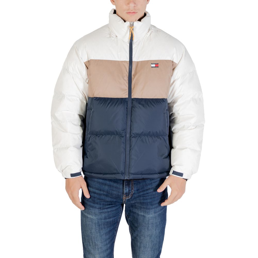 Jean Tommy Hilfiger en crème avec polyester recyclé, bomber léger et décontracté, visible sur le produit.