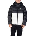 Manteau en polyamide beige de Calvin Klein Jeans, coupe élégante, présenté sur un mannequin.