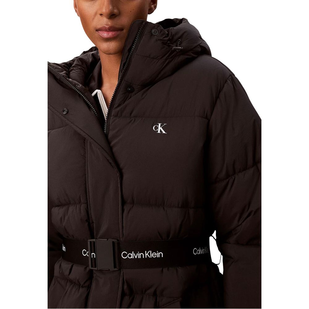 Manteau noir en polyamide de Calvin Klein Jeans, coupe élégante avec fermeture éclair et col montant, parfait pour l'hiver.