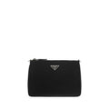 Sac à bandoulière Prada en polyamide recyclé noir, élégant et durable, avec détails modernes et finition raffinée.