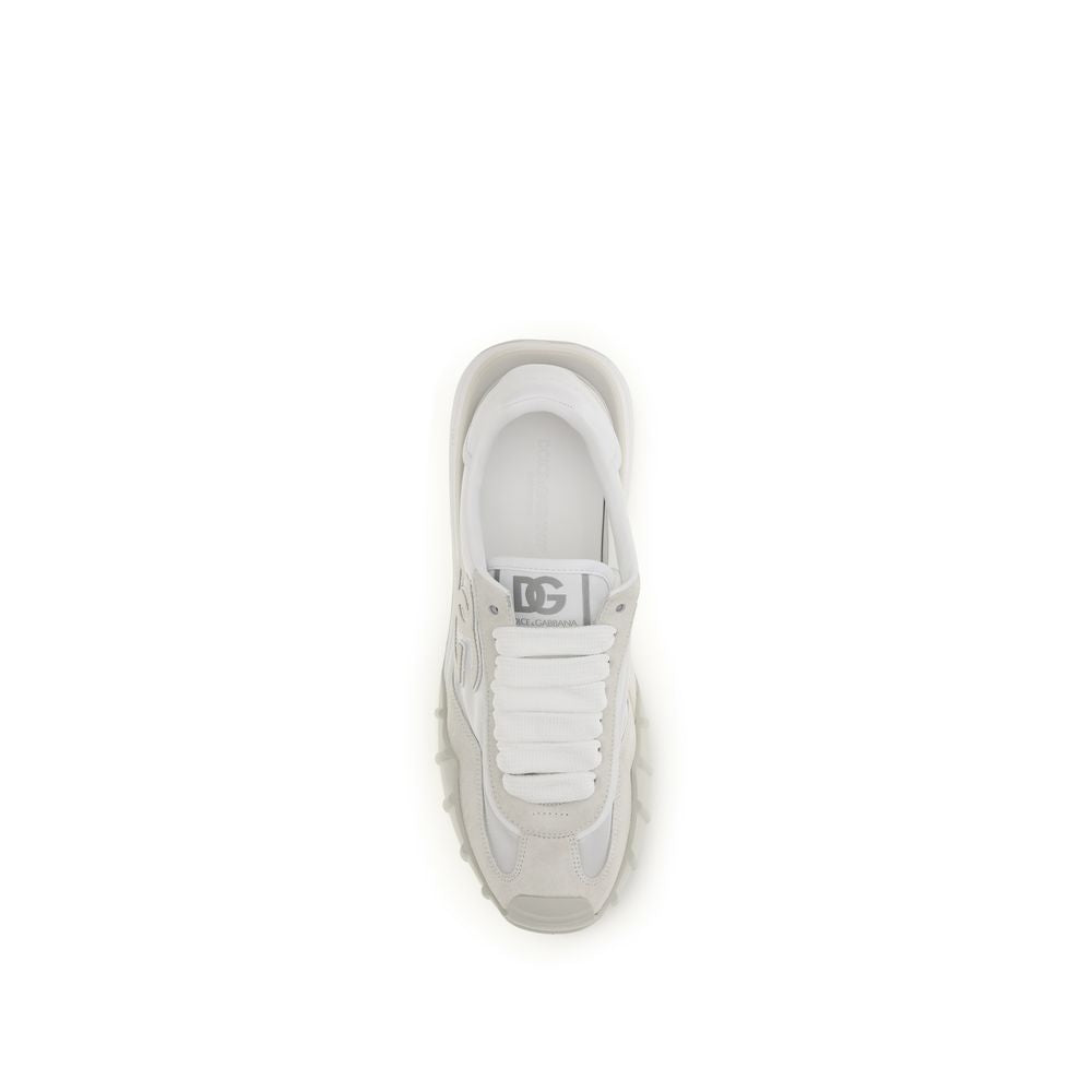 Sneakers athlétiques blanches en cuir de veau Dolce & Gabbana Bos Taurus, design moderne et élégant pour homme