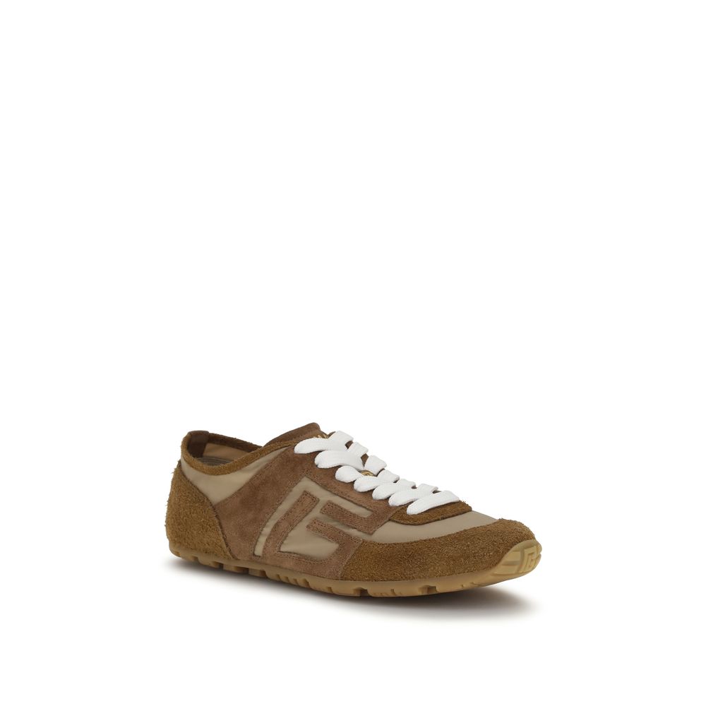 Sneakers Balmain en cuir de veau beige Bos Taurus, chaussures de sport élégantes avec détails modernes.