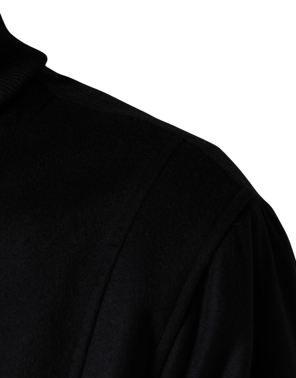 Veste en cachemire noir Dolce & Gabbana à boutons, tricotée, élégante et confortable, vue de face.