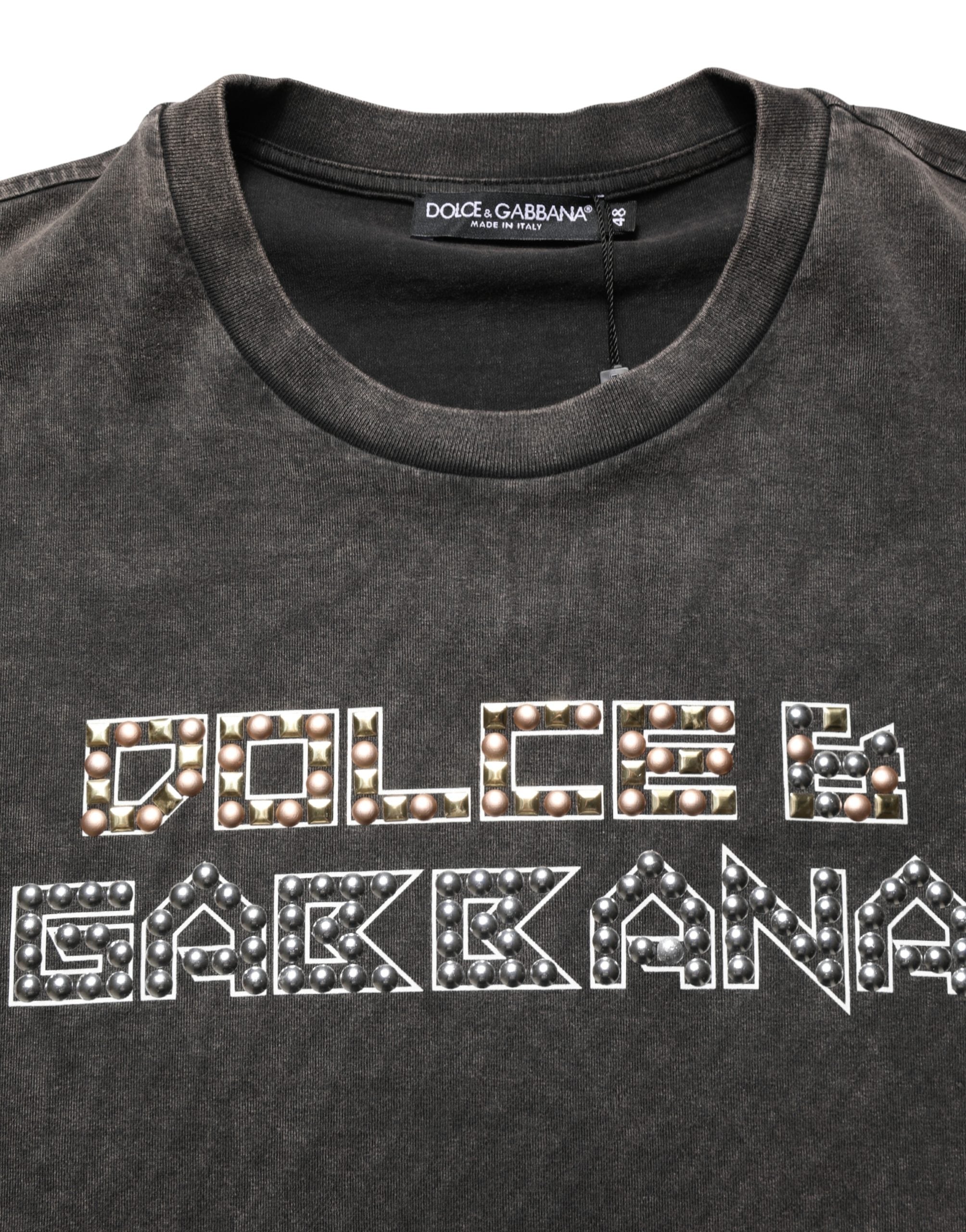 T-shirt homme Dolce & Gabbana gris avec logo orné, col rond, matière douce et élégante.