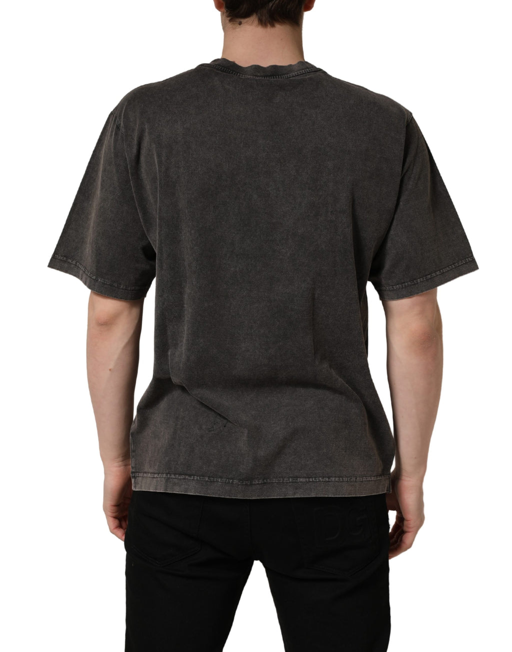 T-shirt homme grise Dolce & Gabbana avec logo orné, col rond, style casual et élégance moderne.