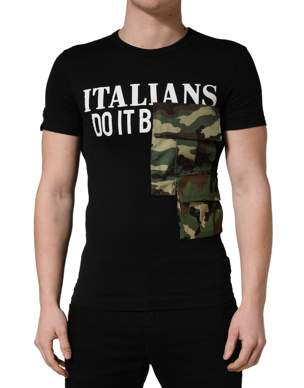 T-shirt noir Dolce & Gabbana "Italians Do It Better" avec motif camouflage et poche, homme, devant.