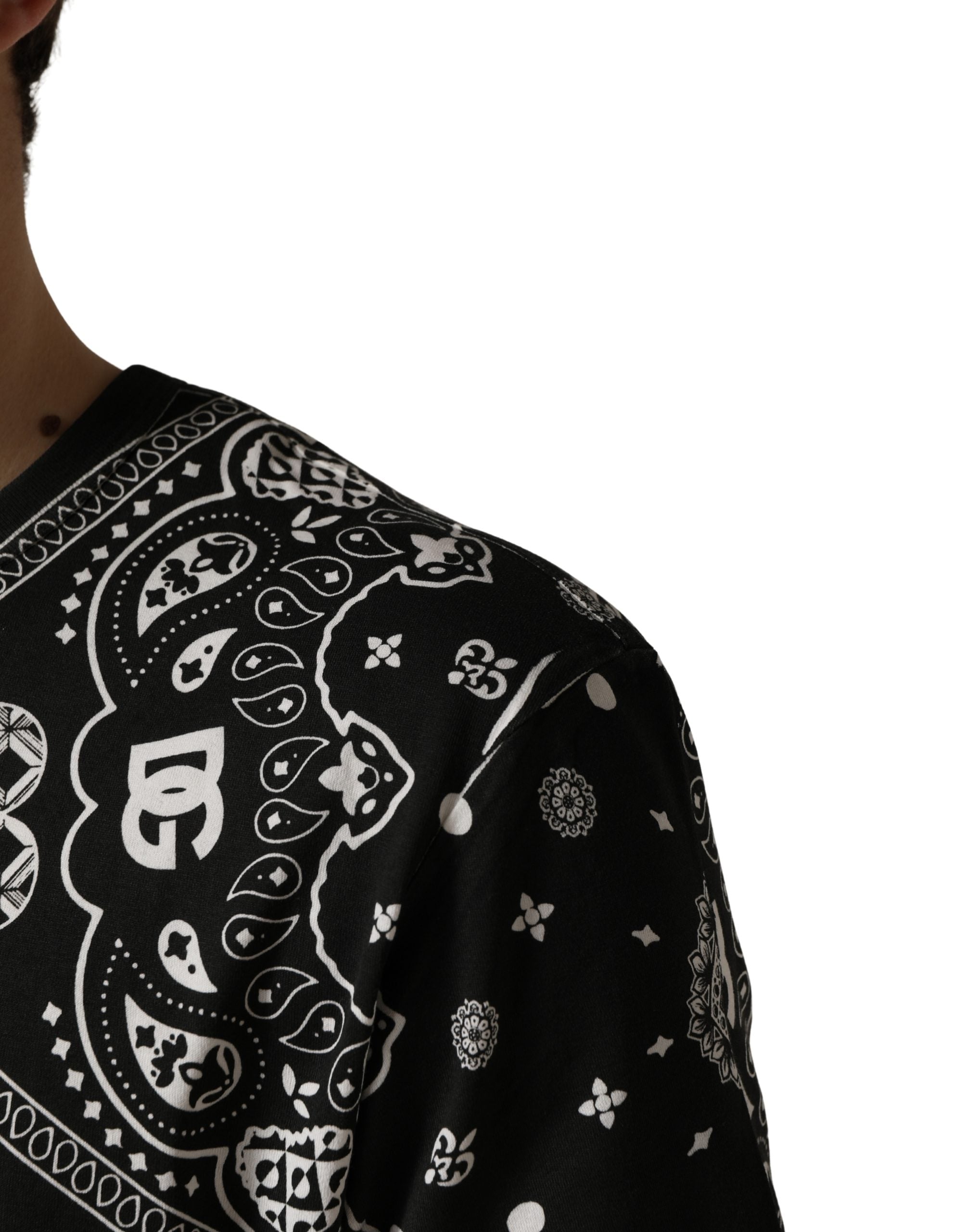 T-shirt Dolce & Gabbana à col rond, coton noir et blanc avec bandana, style décontracté et élégant.