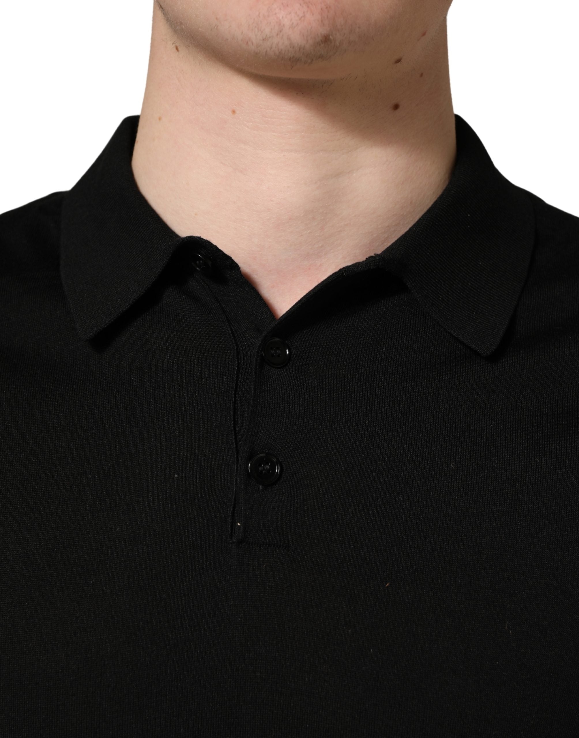 Polo pour homme Dolce & Gabbana en laine noire à manches courtes, style élégant et classique.