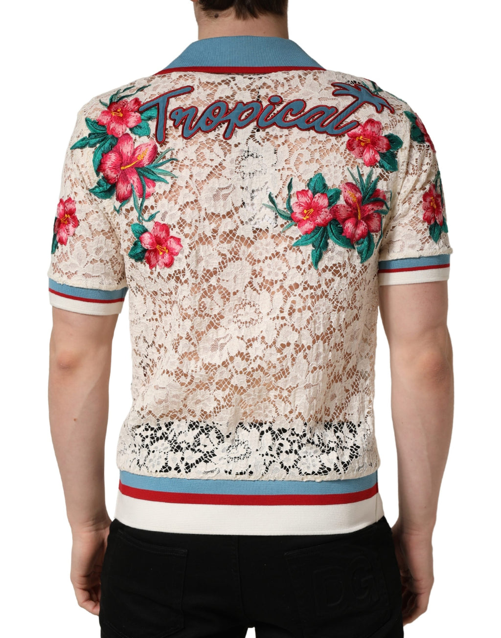 Polo T-shirt beige avec broderie florale Dolce & Gabbana Tennis Club en dentelle, coupe élégante et détails raffinés.