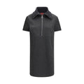 Robe décontractée en coton gris de Gucci, style casual avec coupe élégante et détails modernes, portée sur mannequin.