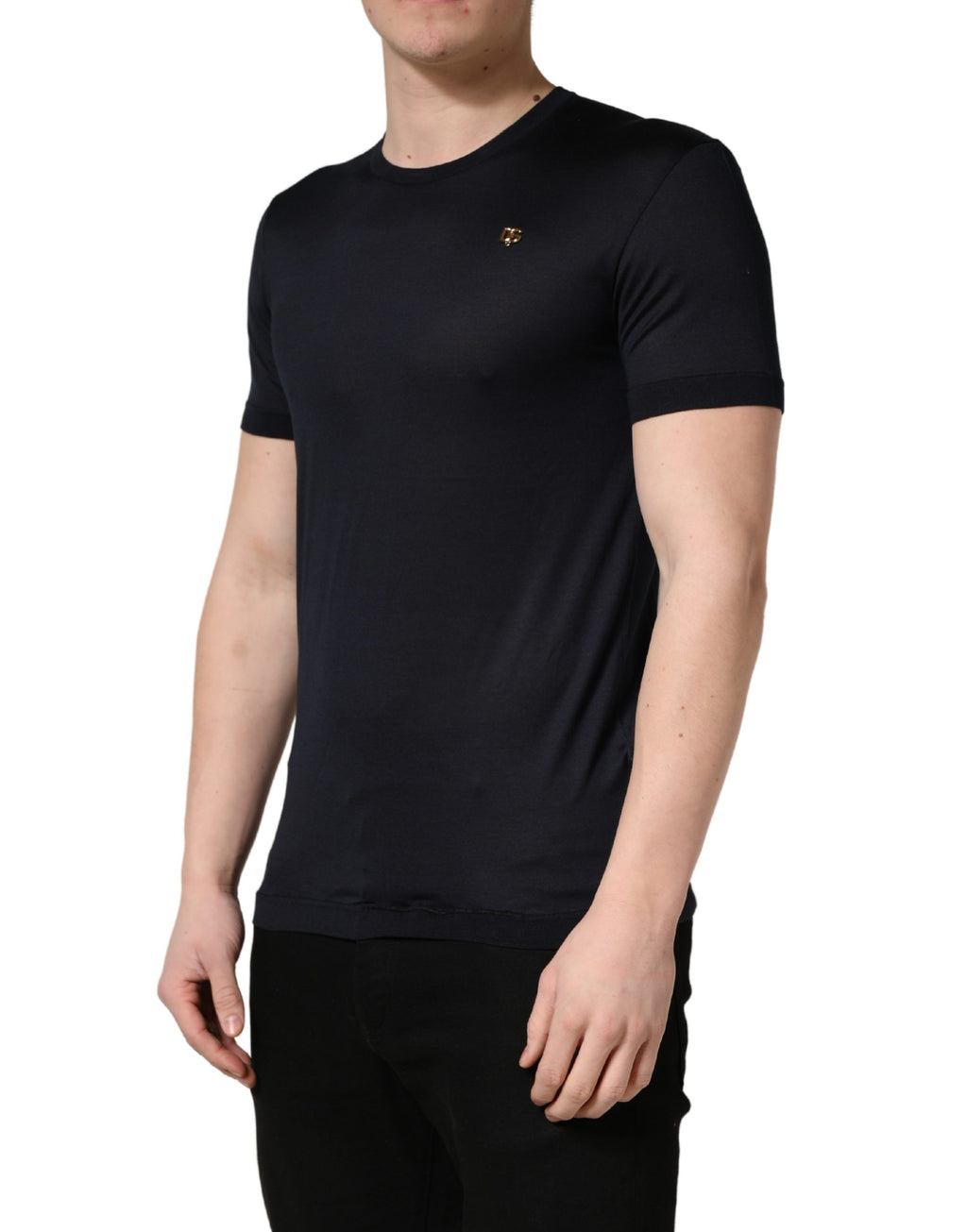 T-shirt homme en soie bleu foncé Dolce & Gabbana avec logo DG, col rond, style décontracté et élégant.