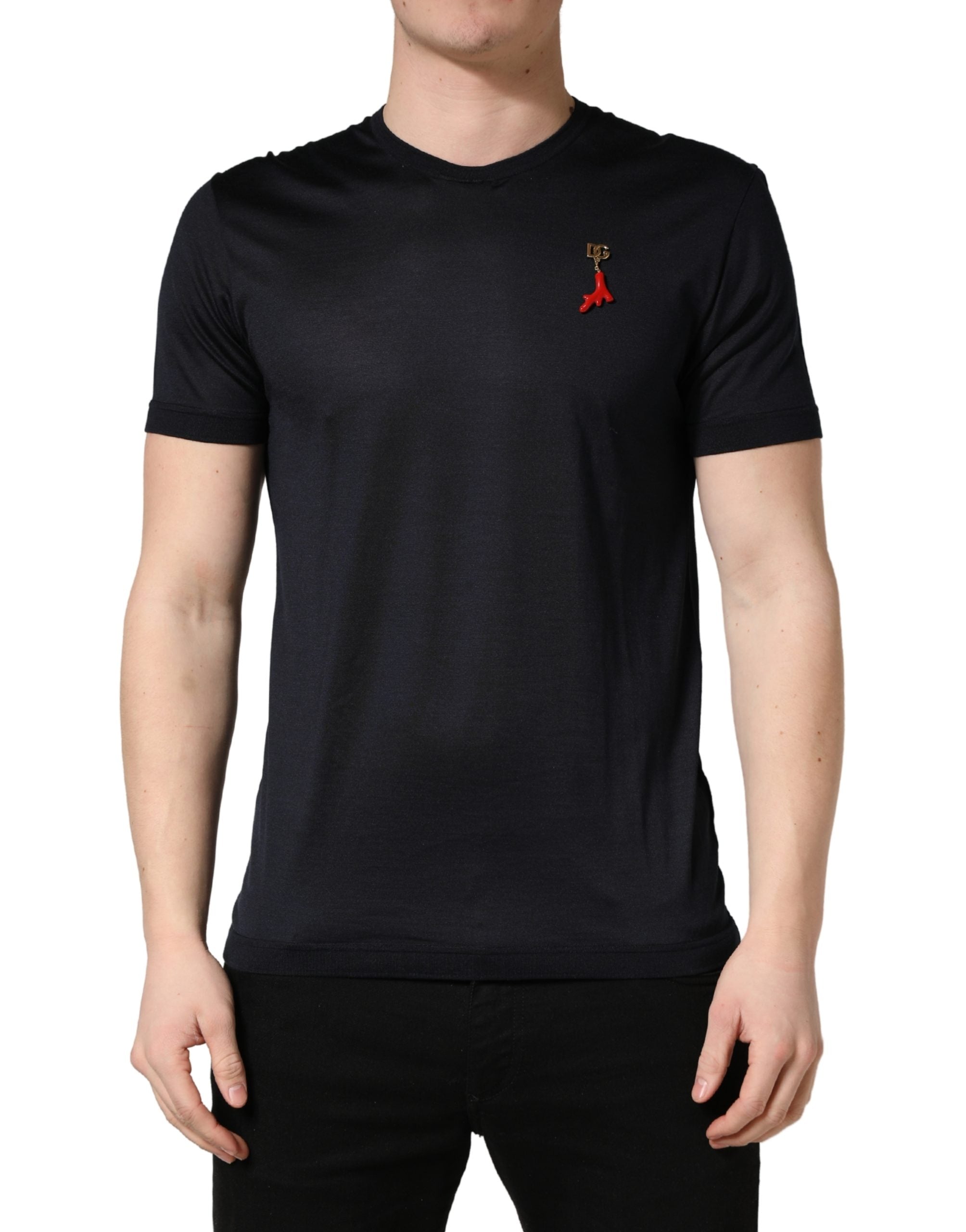 T-shirt homme en soie bleu foncé Dolce & Gabbana avec logo DG, col rond, motif élégant et confortable.