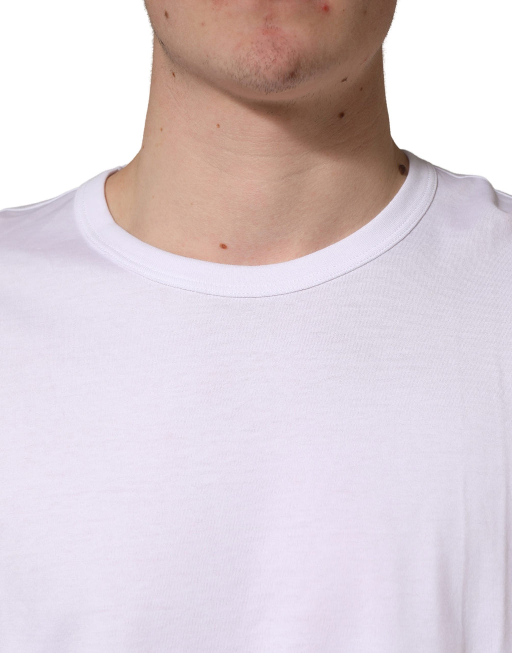 T-shirt blanc en coton à manches courtes et col rond de Dolce & Gabbana, vue de face, tissu doux et coupe classique.