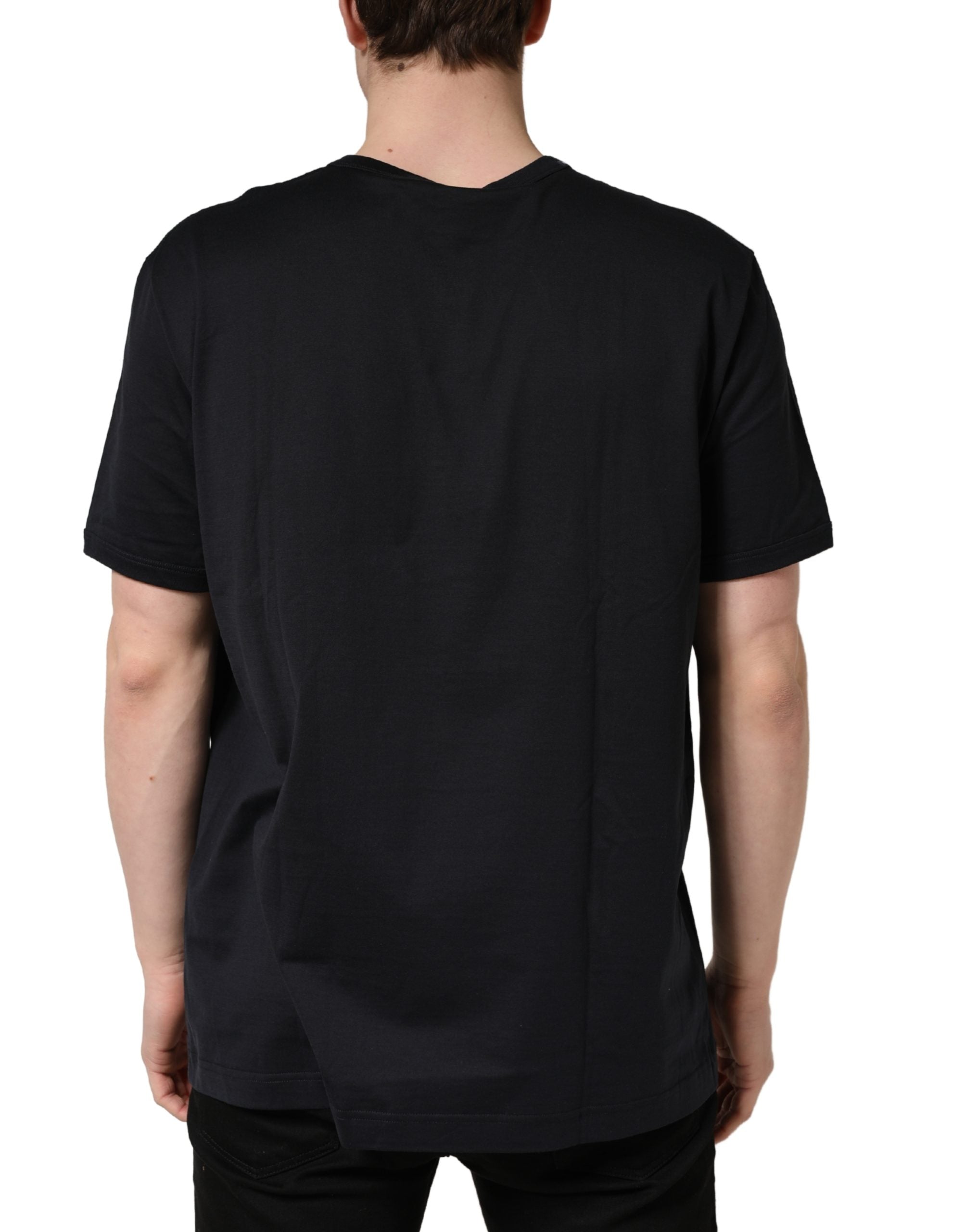 T-shirt homme à col rond noir Dolce & Gabbana avec patch logo #DGFAMILY, style décontracté et moderne.