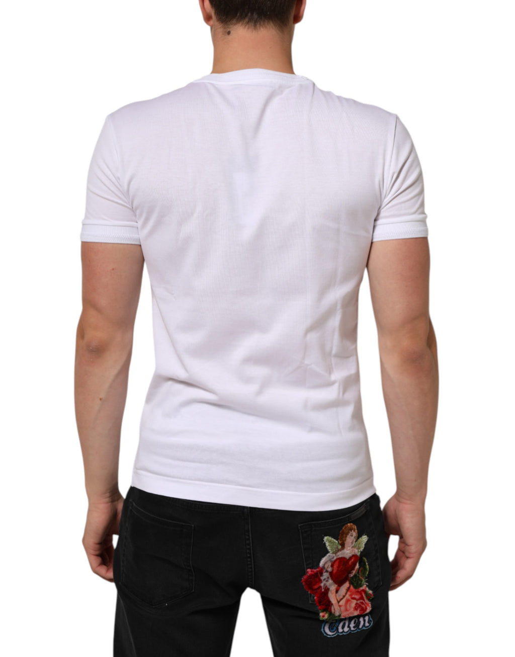 T-shirt blanc en coton Dolce & Gabbana avec logo patch sur le col rond, style décontracté et élégant.