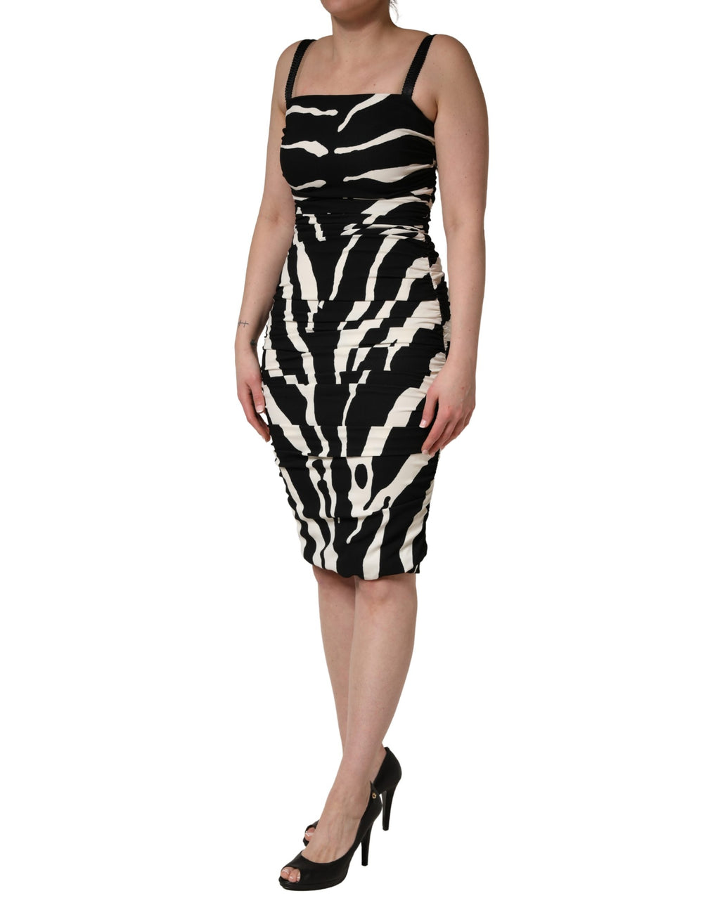 Robe longue en cady à imprimé zèbre noir et blanc de Dolce & Gabbana, élégante et sophistiquée.