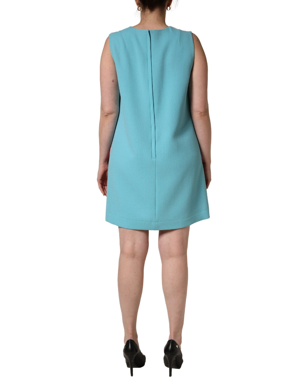 Robe sans manches Dolce & Gabbana en laine rose et bleue, coupe mini et style shift, vue de face sur mannequin.