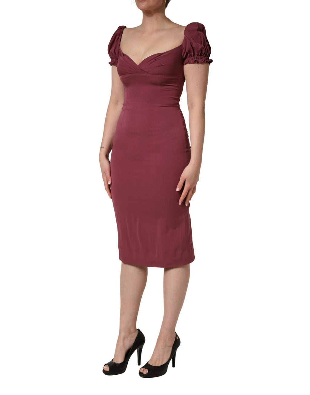 Robe midi en soie bordeaux Dolce & Gabbana, robe sirène avec décolleté en cœur et design élégant.