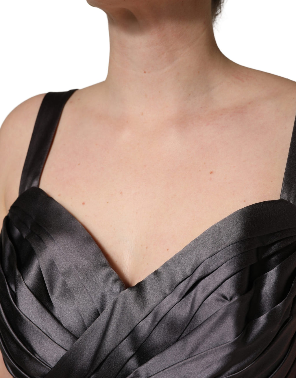 Robe bustier en satin noir sans manches de Dolce & Gabbana, coupe en forme de cœur, élégante et sophistiquée.