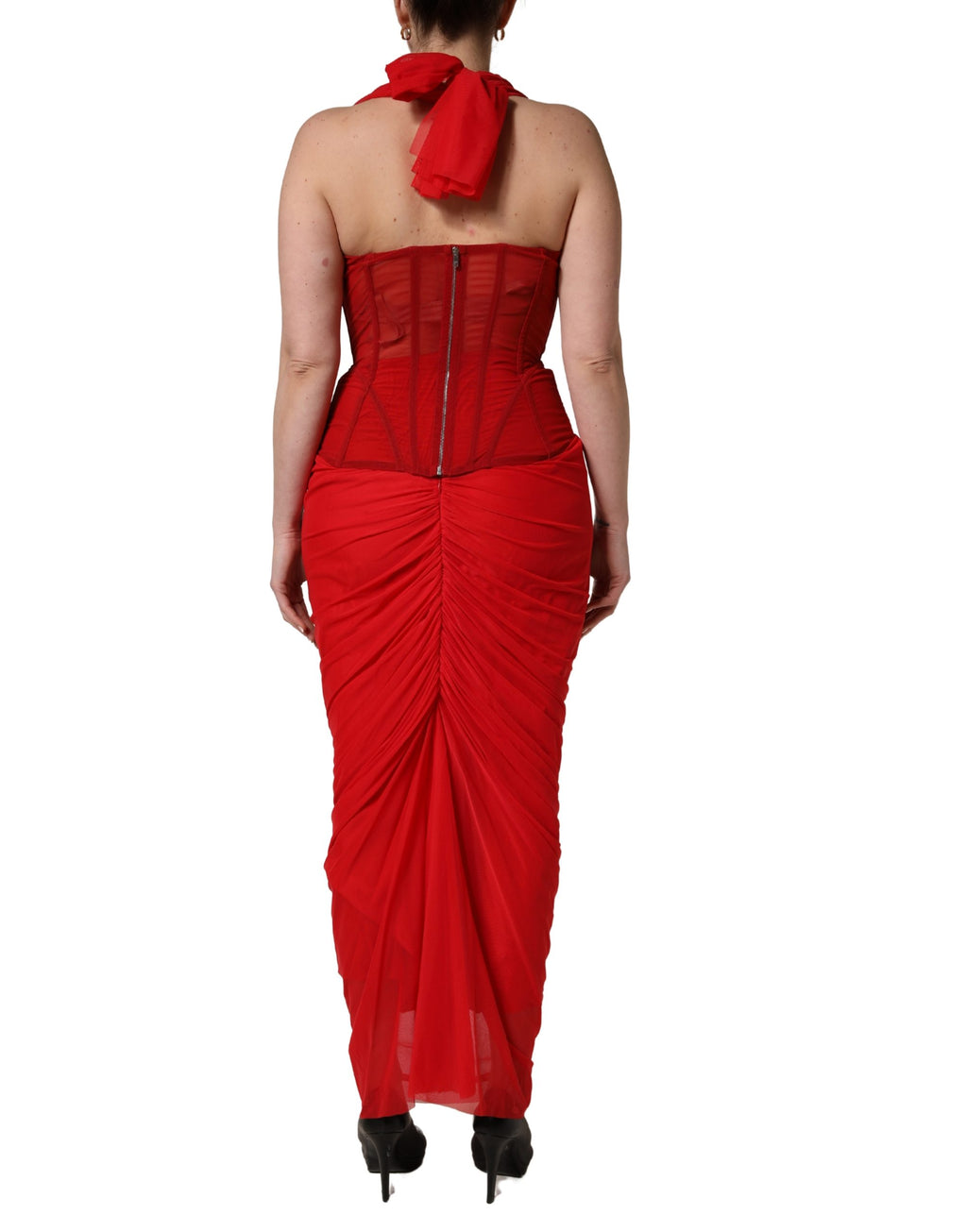 Robe sans manches Dolce & Gabbana rouge à corset halter, coupe ajustée et élégante, en tissu brillant.