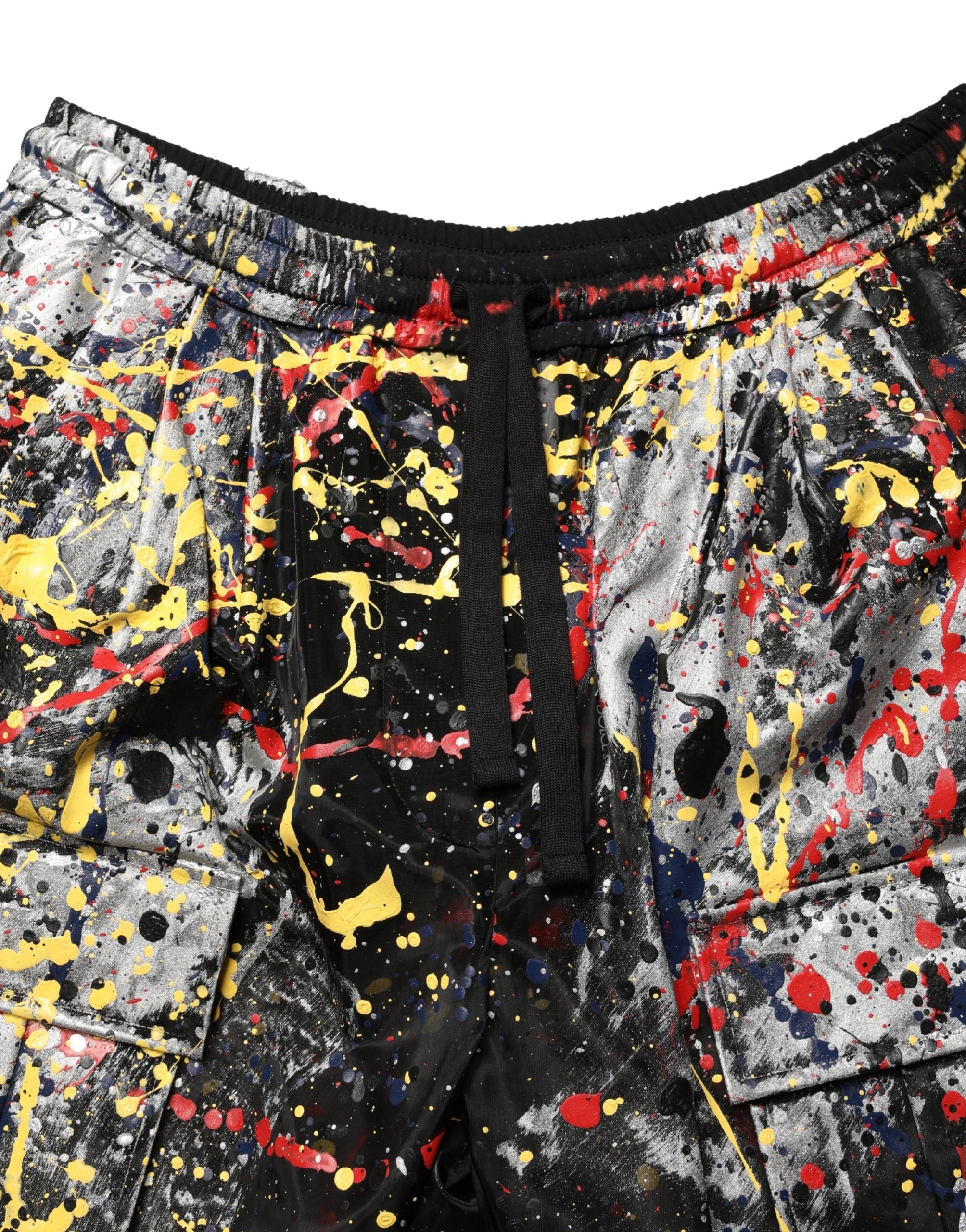 Pantalons cargo courts noirs Dolce & Gabbana avec effet ColorSplash, détails modernes et coupe décontractée.