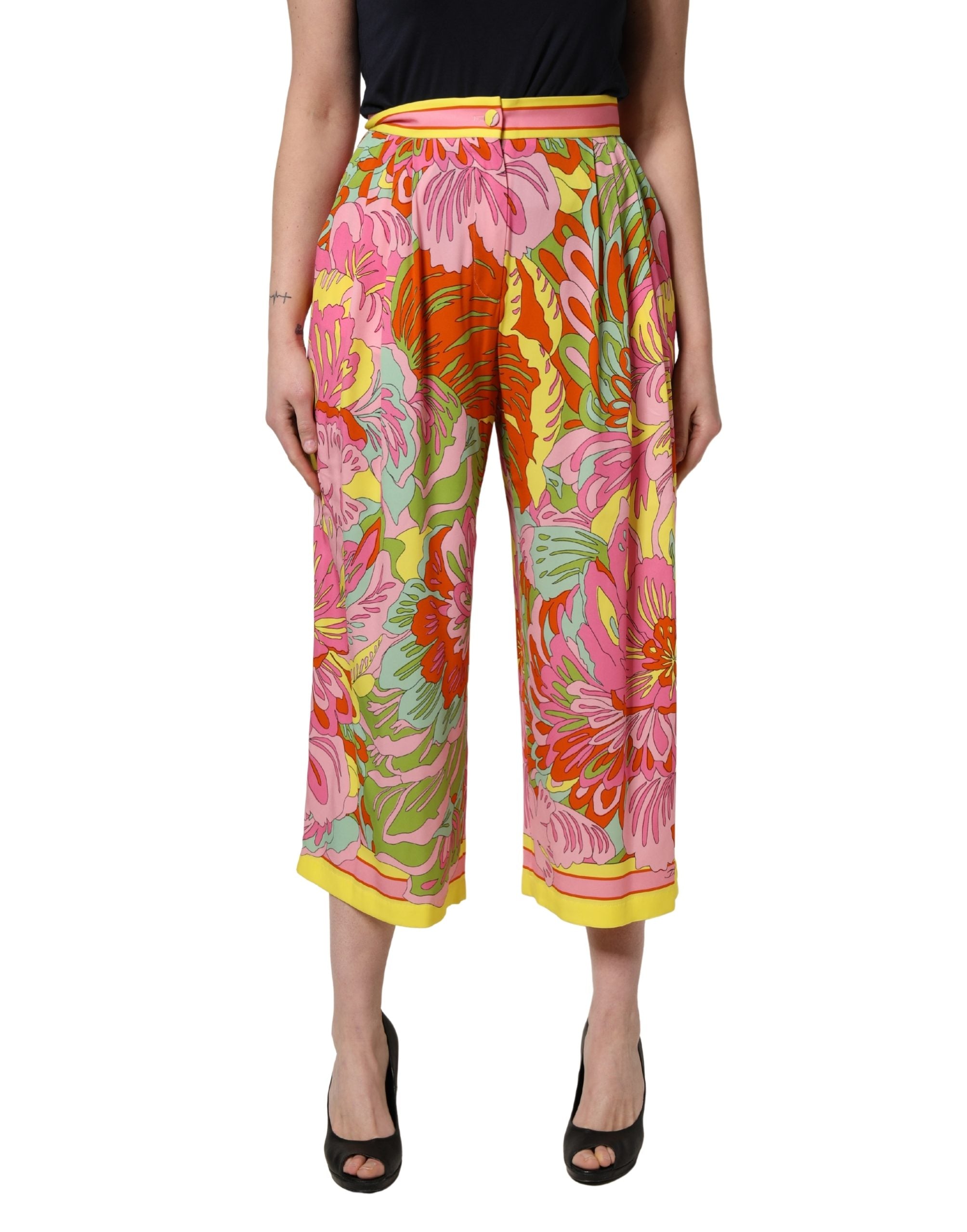 Pantalon crop Dolce & Gabbana à fleurs multicolores, imprimé floral, coupe courte et tendance.