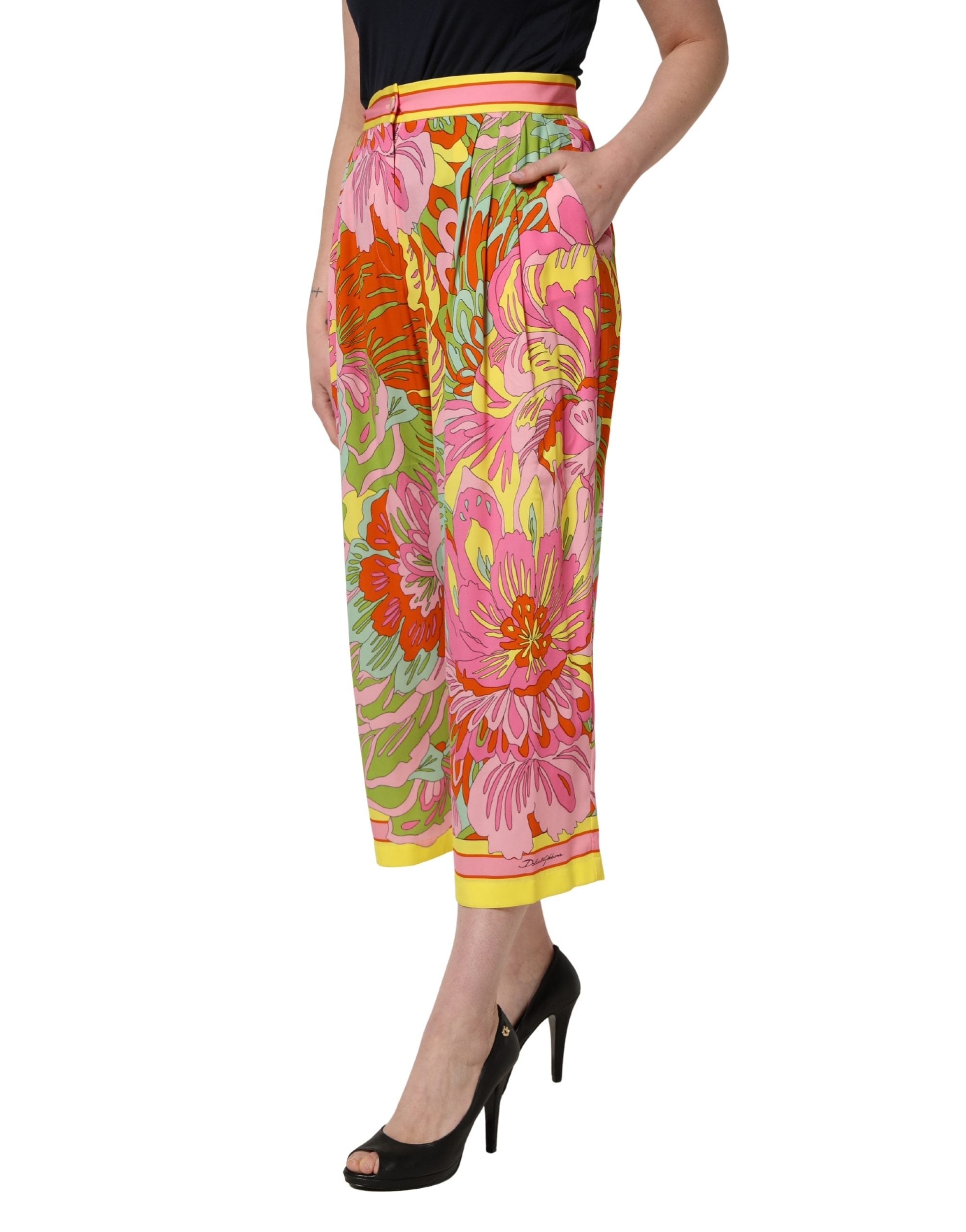 Pantalon cropped Dolce & Gabbana à imprimé floral multicolore, style contemporain, tissu léger et coupe élégante.