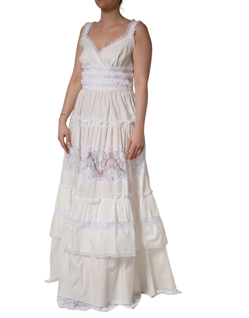 Robe longue en coton blanc sans manches avec dentelle, design élégant de Dolce & Gabbana.