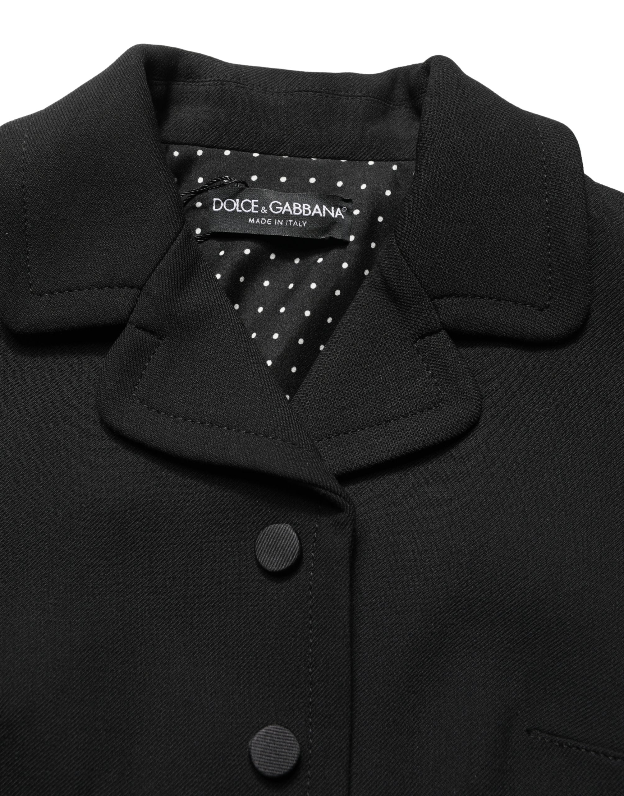 Chemise courte noire Dolce & Gabbana à col, manches courtes, style cropped, tissu élégant et ajusté.