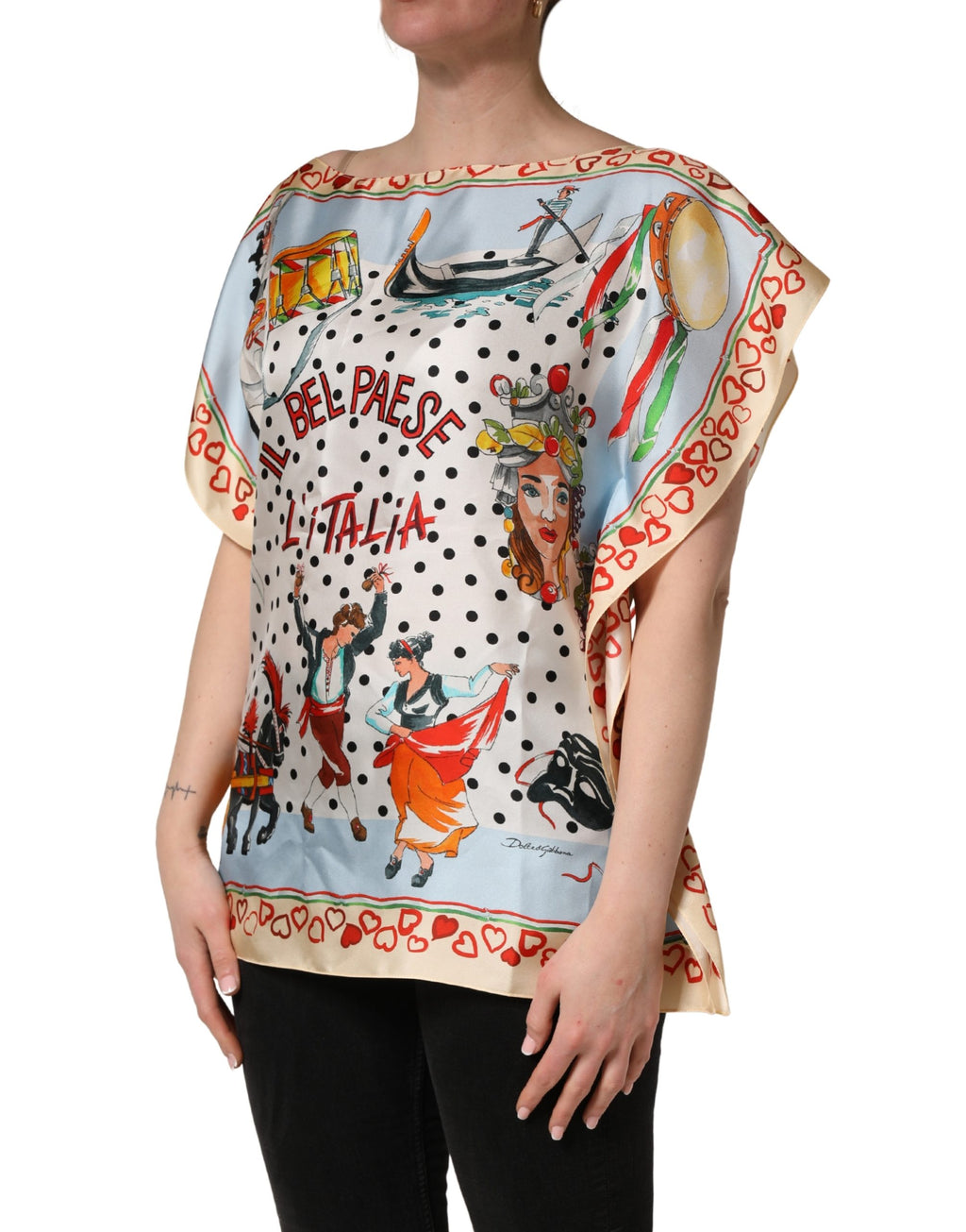 Haut en soie Dolce & Gabbana multicolore avec scènes d'Italie, motif graphique, détails colorés, élégant et sophistiqué.