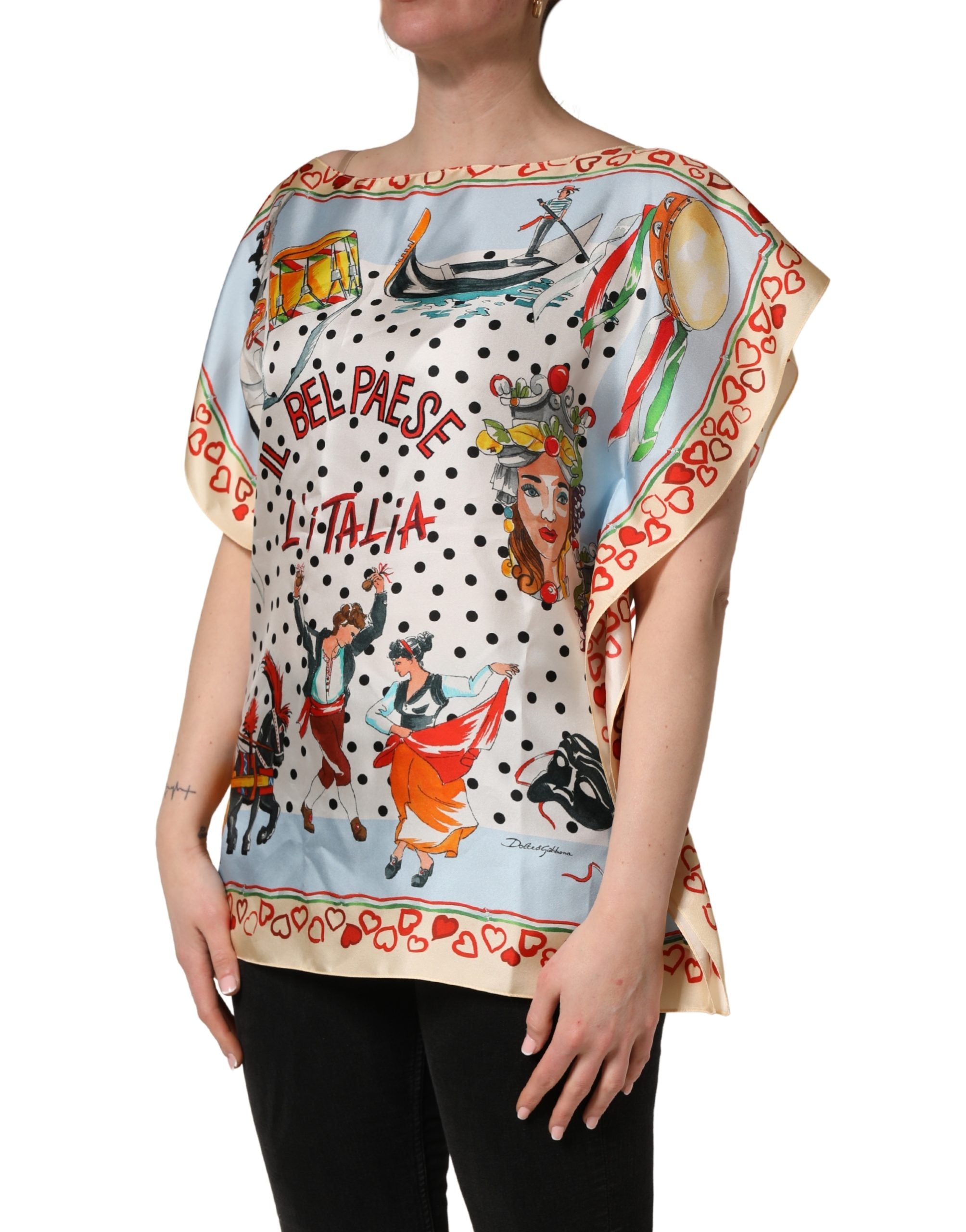Haut en soie Dolce & Gabbana multicolore avec scènes d'Italie, motif graphique, détails colorés, élégant et sophistiqué.