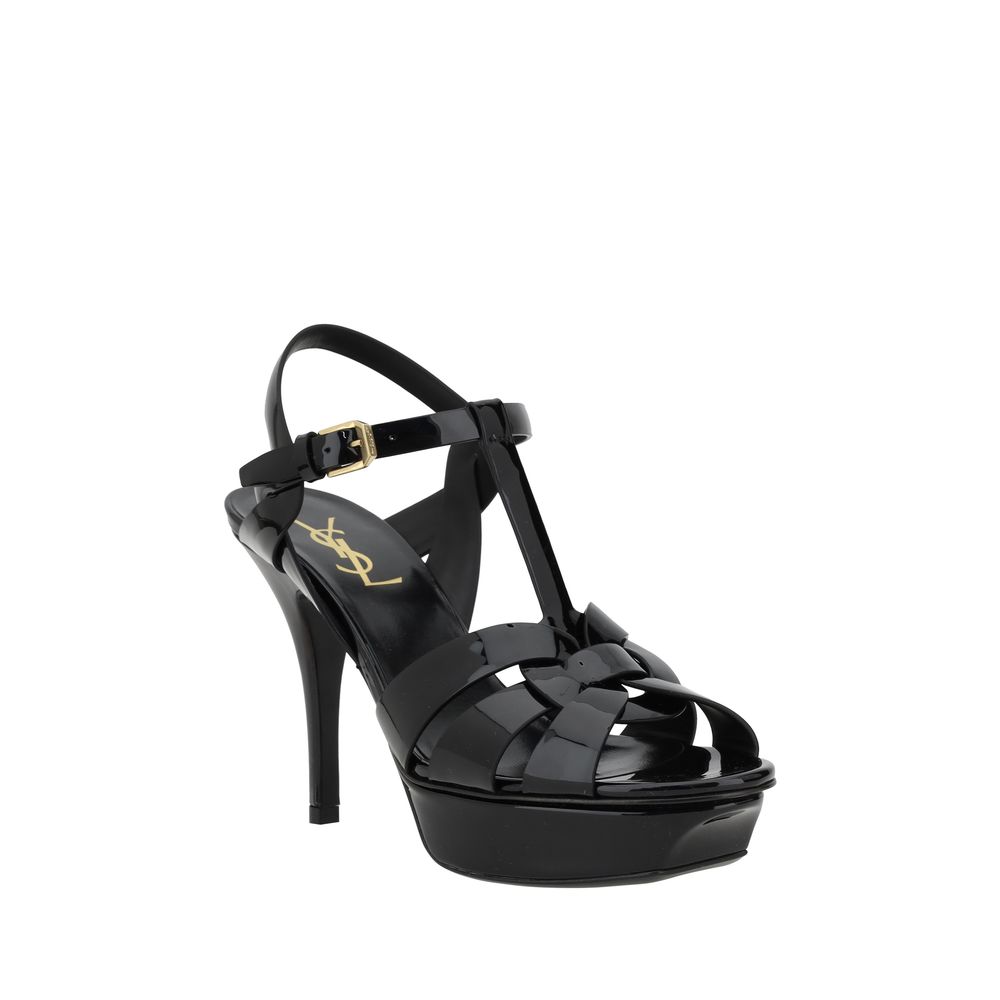 Sandales à talons stilettos en cuir de veau noir de Saint Laurent, modèle Bos Taurus, vue de côté.