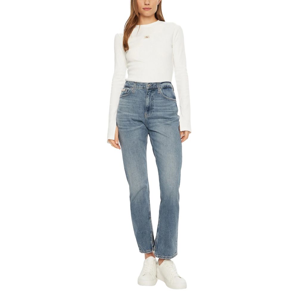 Jeans skinny en coton bleu de Calvin Klein Jeans, coupe ajustée et tendance, visible en gros plan sur fond neutre.