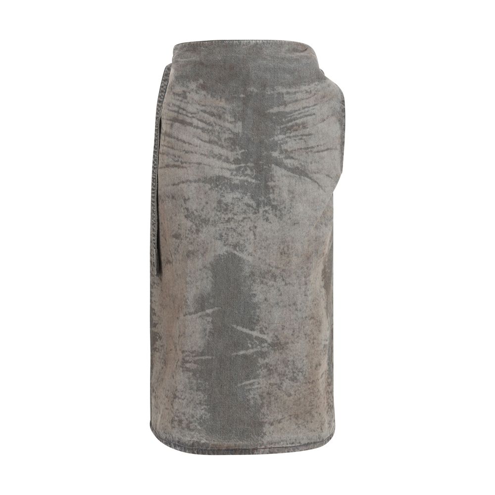 Jupe midi en lyocell gris de la marque Diesel, coupe fluide et élégante, visible sur un fond neutre.