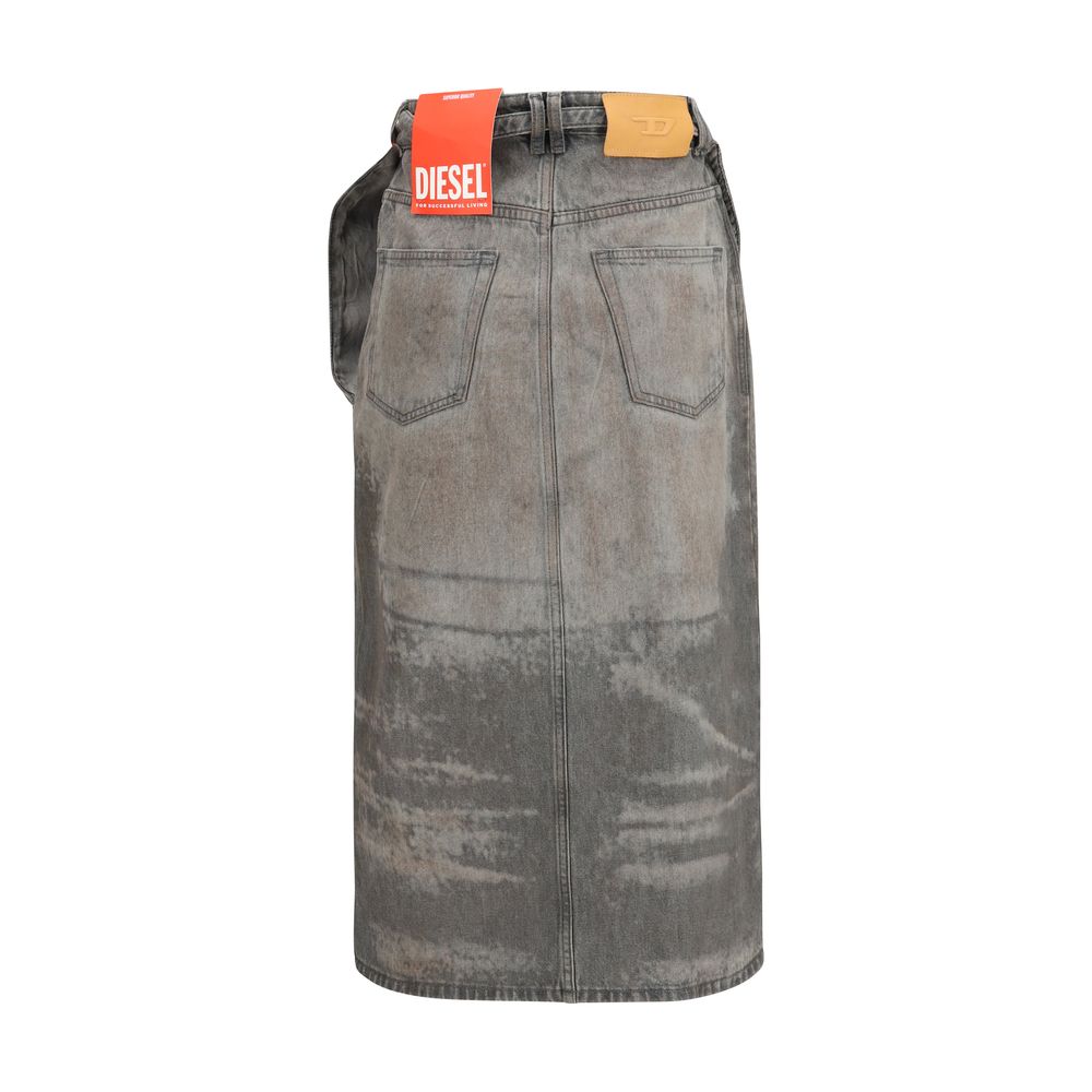 Jupe midi en lyocell grise de la marque Diesel, coupe fluide et élégante, visible avec sa texture douce.