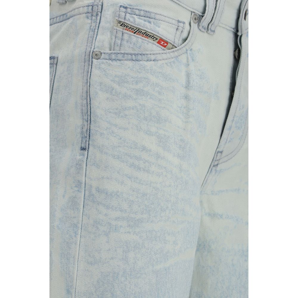 Jeans Diesel en coton bleu, coupe droite, pantalon décontracté pour homme, visible en détail sur l'image.