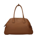 Sac à main en cuir marron Prada, sacoche d'épaule élégante avec détails raffinés, vue en gros plan.