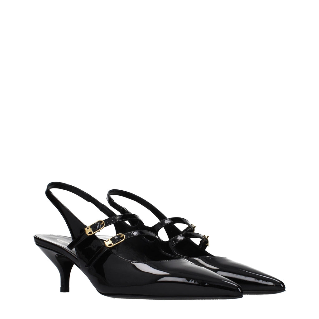 Sandales noires en cuir de Celine, élégantes et sophistiquées, avec finition soignée et design moderne.
