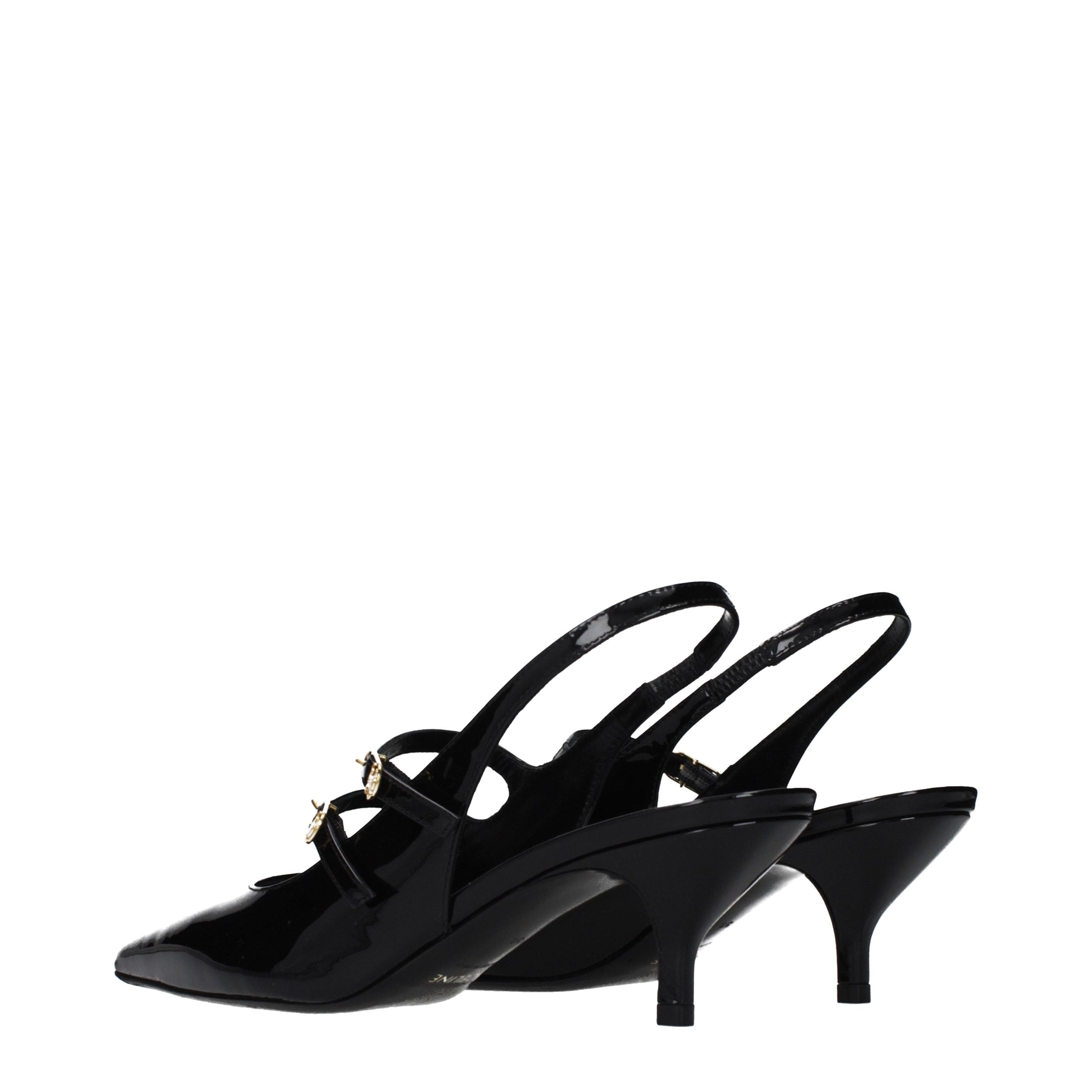 Sandales en cuir noir de Celine, élégantes et sophistiquées, avec design moderne et fini soigné, pour un style chic et intemporel.