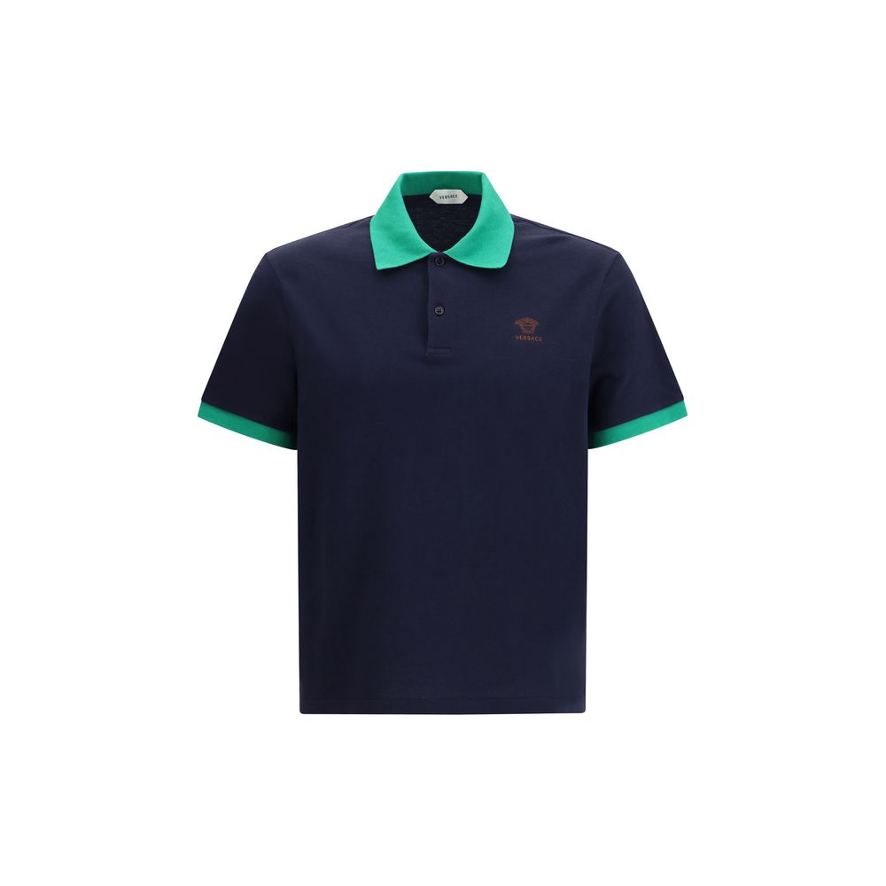Chemise polo en coton bleu Versace, style élégant avec logo distinctif, portée décontractée ou chic.