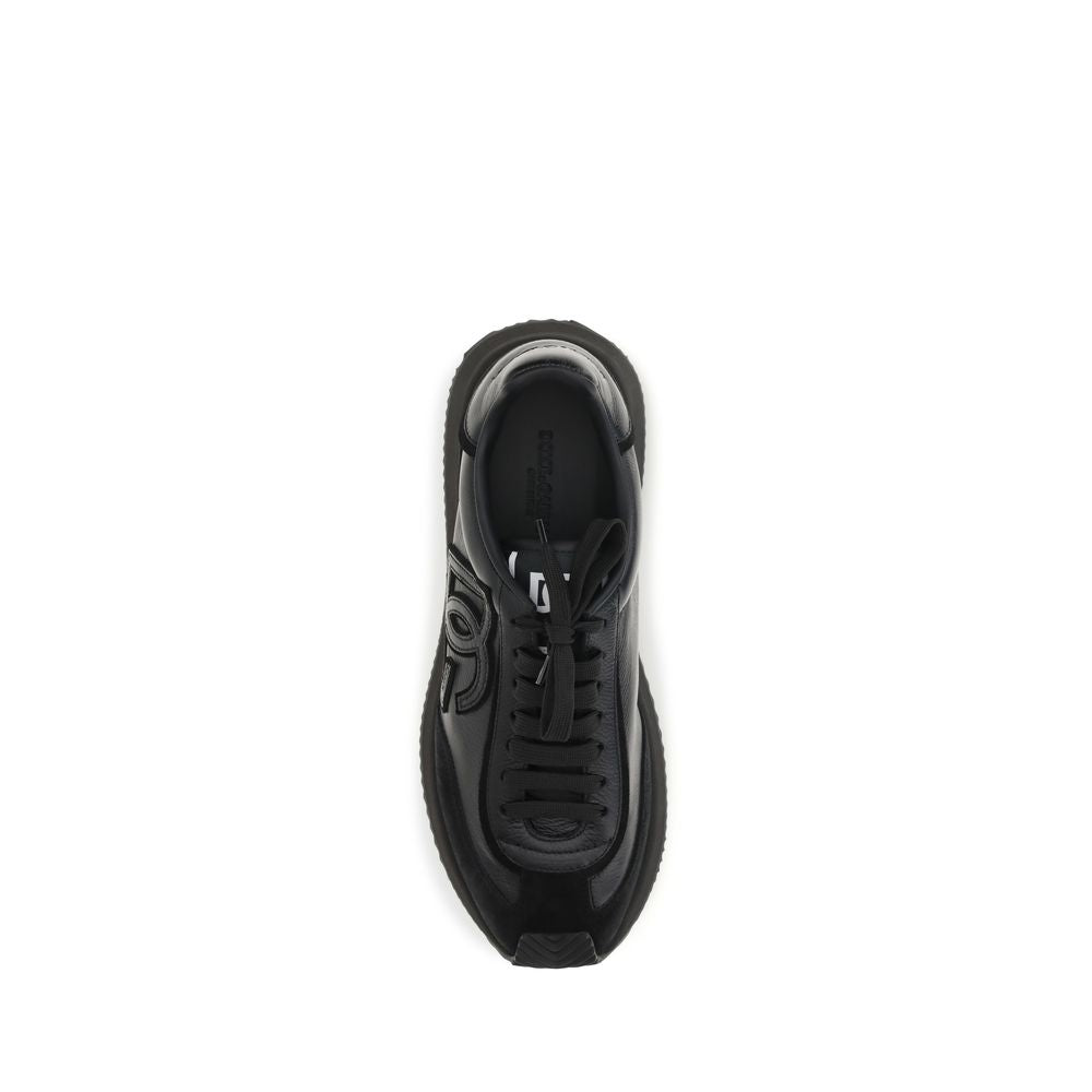 Chaussures de sport Dolce & Gabbana Bos Taurus en cuir de veau noir, baskets athlétiques élégantes et confortables.